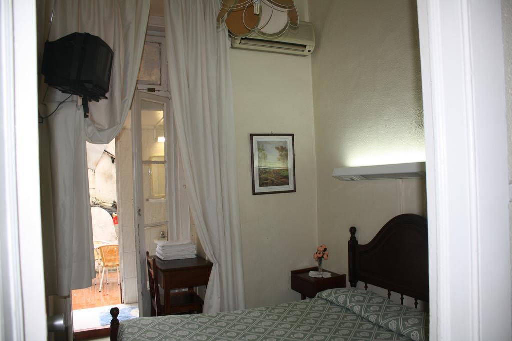 Pensao Residencial Estrela Do Mondego Hotel Lisbon Bilik gambar